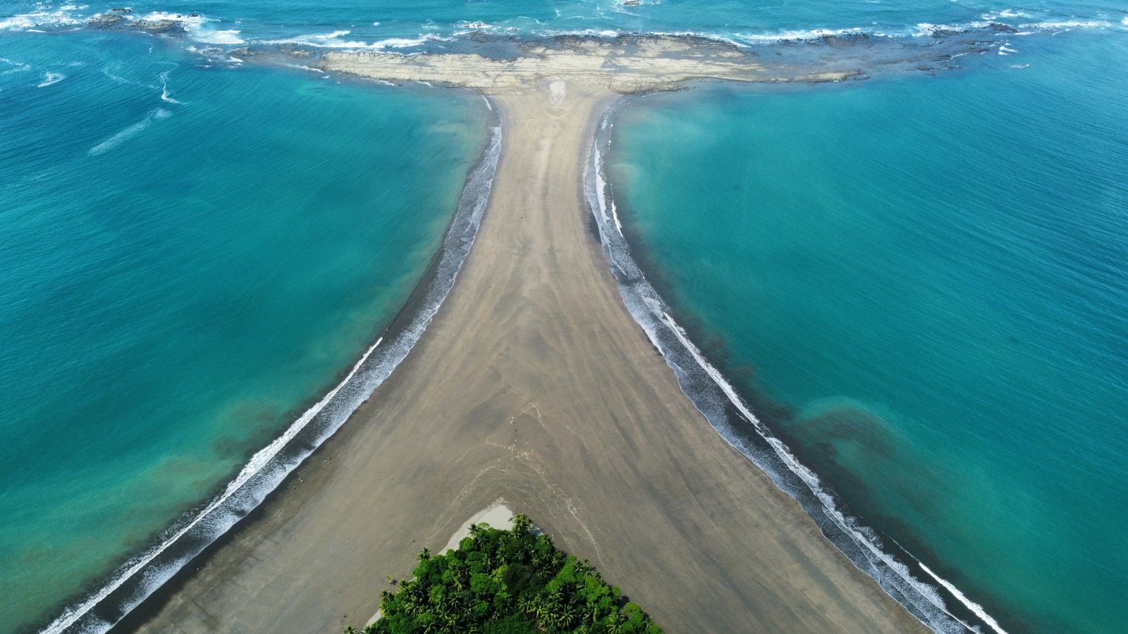 The Whale&rsquo;s Tail sandbar at Marino Ballena National Park, Uvita, from above