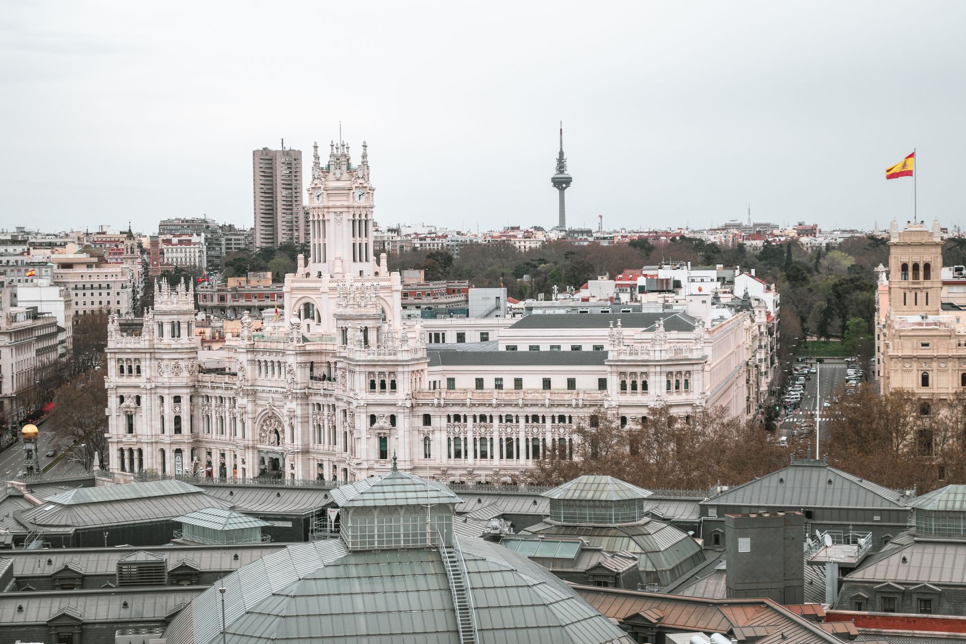 Palacio de Cibeles and the Madrid cityscape